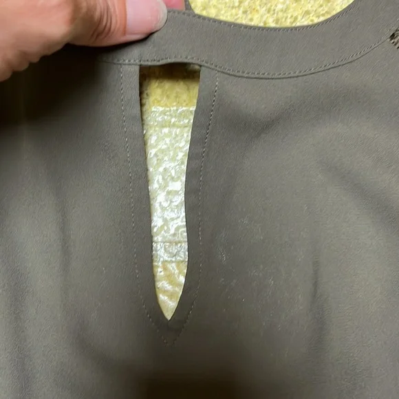 BNWOT Express sleeveless dressy top - Picture 2 of 13